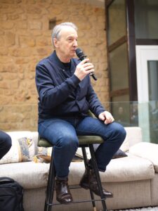 B00251163FR1764411702